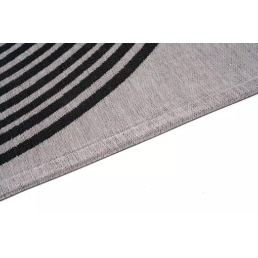 Szürke, mintás szőnyeg