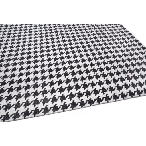 Fekete fehér mintás szőnyeg