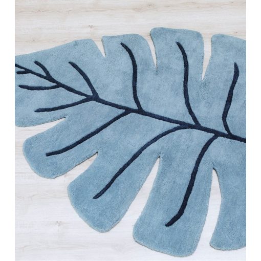 Monstera leaf