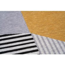 Geometriai mintás szőnyeg