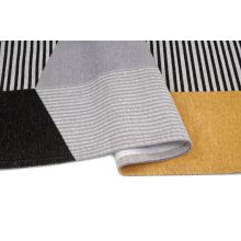 Geometriai mintás szőnyeg