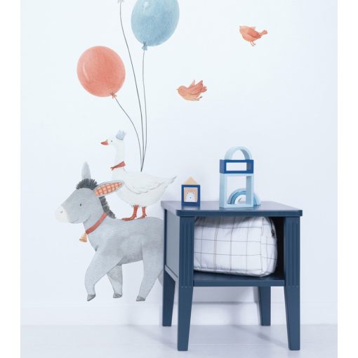 Gentle friends - donkey and balloons