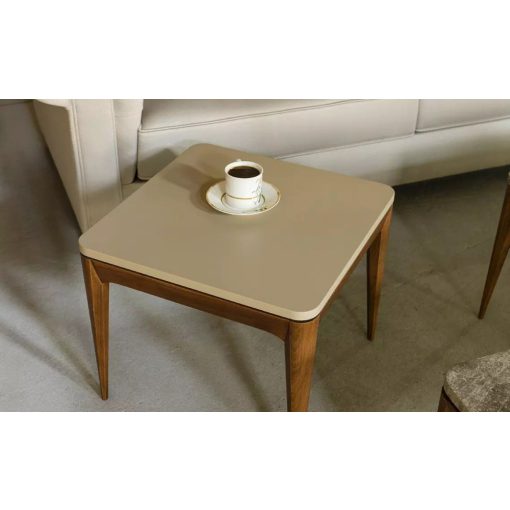 Letisztult fa lerakóasztal, barna és bézs lerakóasztal, asztal nappaliba